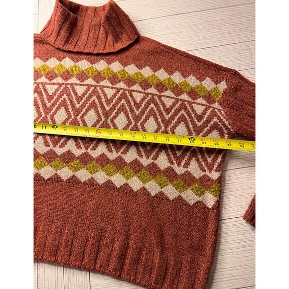 So ladies cropped boxy turtleneck poly sweater w/ flare sleeves. Rust, cream XL‎ - Picture 4 of 9